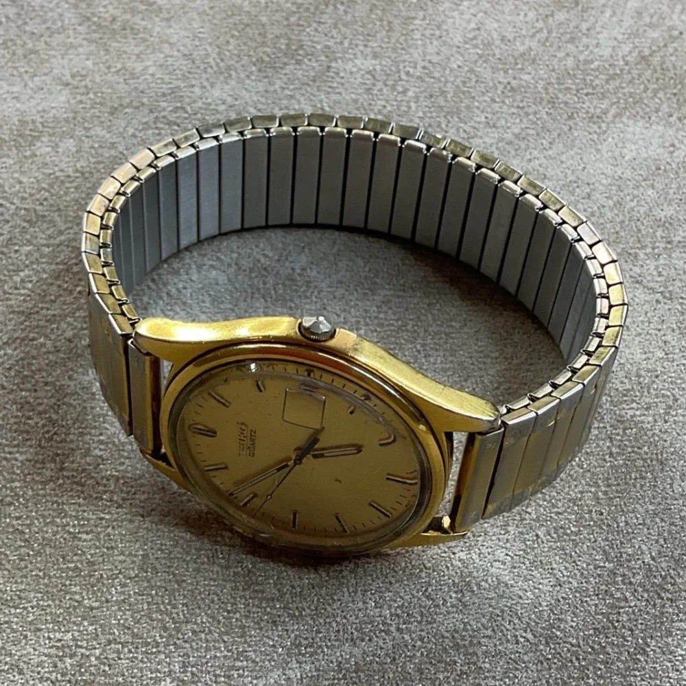Seiko Quartz Mens Watch Gold Tone Date Window 7N42-8A30 Vintage Expansion‎ Band
